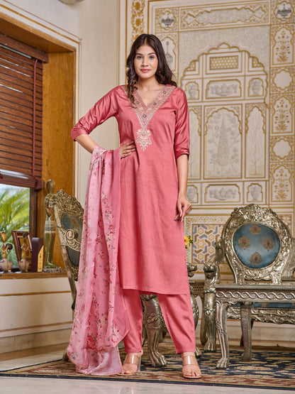 Women Embroidered Straight Kurta Set in Peach Colour